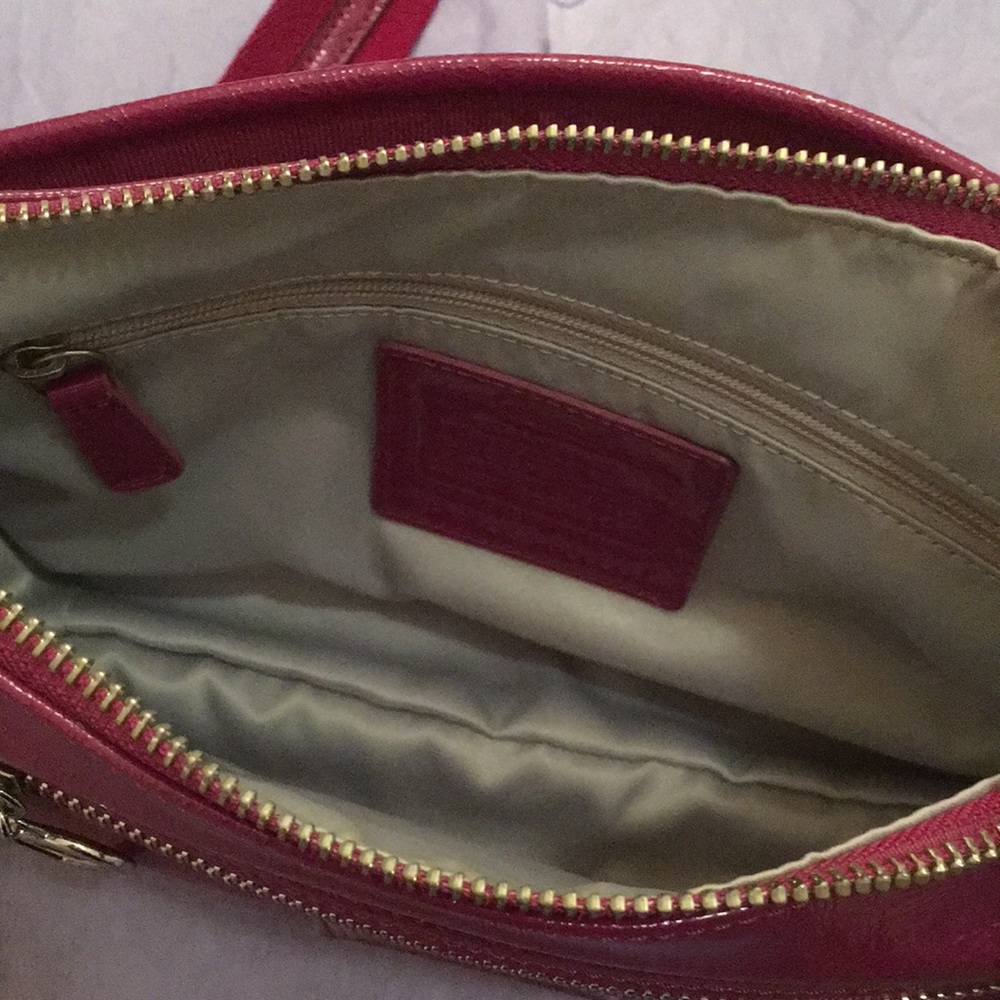 Coach Magenta Pink Heart Crossbody Shoulder Purse - Picture 5 of 8